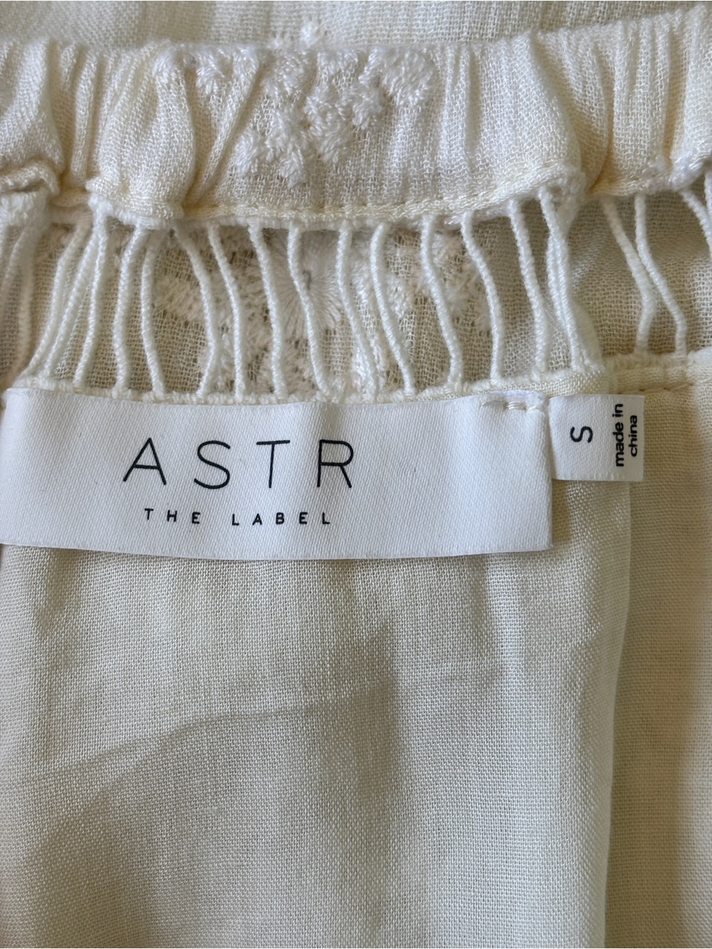 ASTR The Label off shoulder cream embroidered shift dress Sz. S - Picture 7 of 8